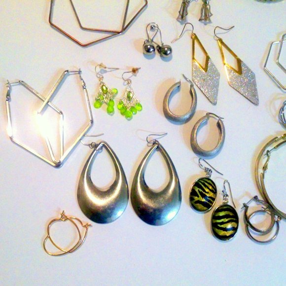 Lot of 24 Pair of Hoop and Drop Earrings - Picture 2 of 6